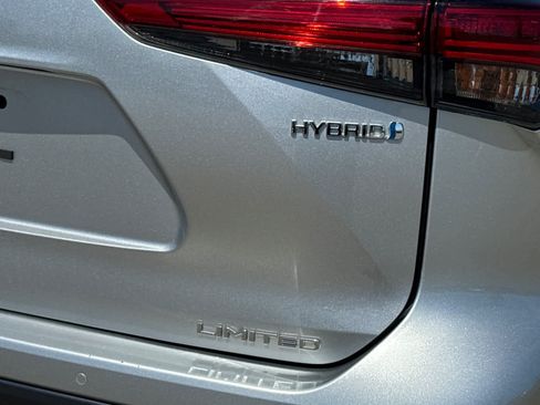 Used 2023 Toyota Highlander Limited AWD/4WD image 24