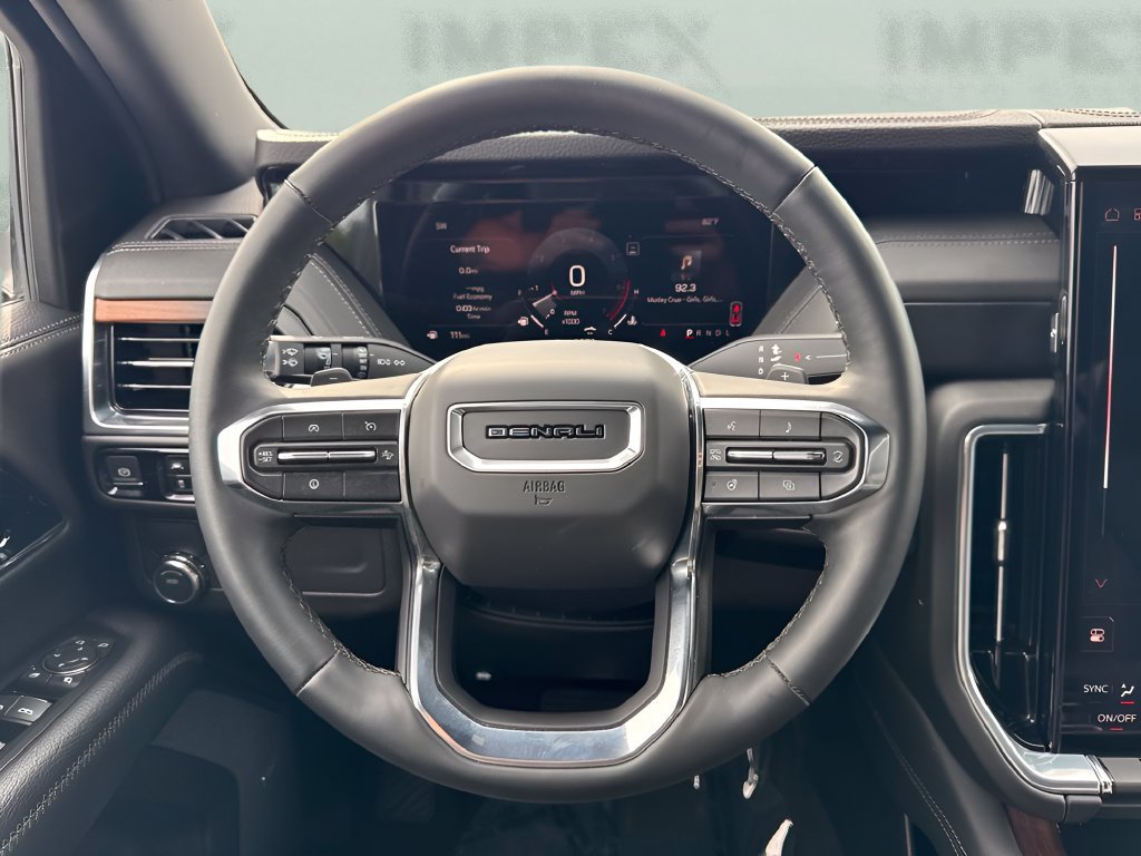 Used 2025 GMC Yukon Denali RWD image 16