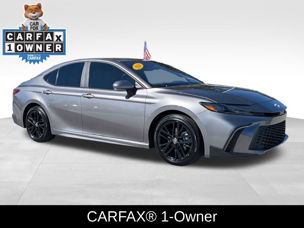 Used 2026 Toyota Camry SE FWD image 2