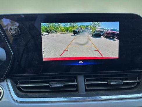 Used 2025 Chevrolet Trax LT w/ Driver Confidence Package FWD image 19