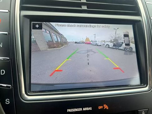 Used 2019 Lincoln Nautilus Select image 24