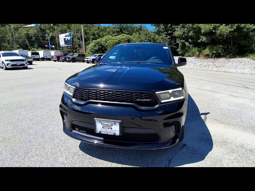 Used 2025 Dodge Durango GT AWD/4WD image 3