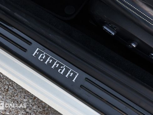 Used 2015 Ferrari California T image 20