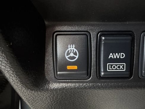 Used 2018 Nissan Rogue SL w/ Premium Package AWD/4WD image 45