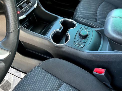 Used 2022 GMC Terrain SLE w/ Driver Convenience Package image 36