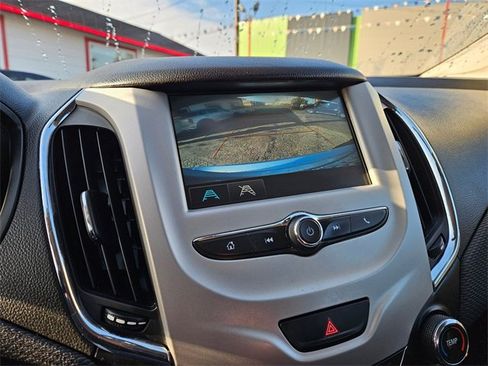 Used 2018 Chevrolet Cruze LS image 24