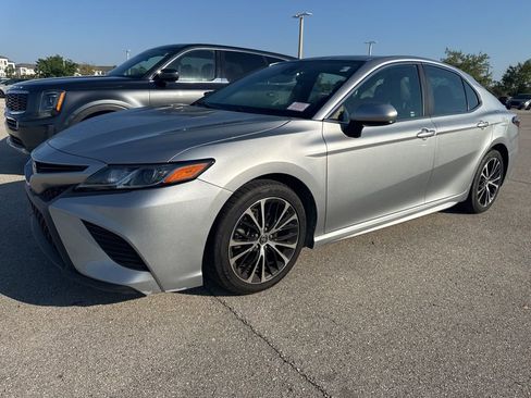Used 2018 Toyota Camry SE image 7
