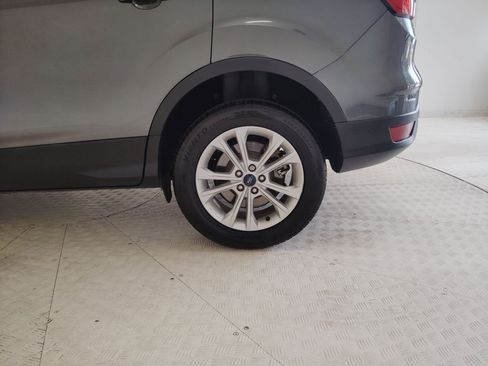 Used 2019 Ford Escape SE image 9