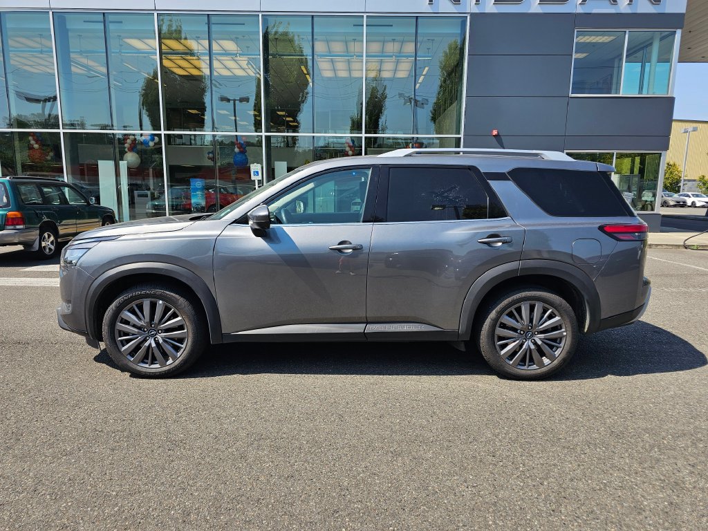 Used 2025 Nissan Pathfinder SL w/ SL Premium Package AWD/4WD image 8