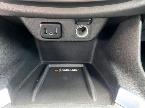 Used 2022 Chevrolet Traverse LT FWD image 36