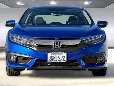 Used 2018 Honda Civic Touring image 5