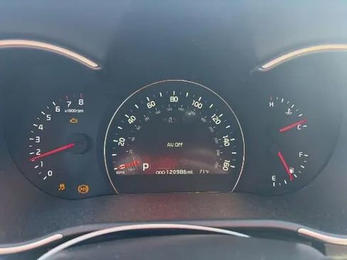 Used 2015 Kia Sorento SX image 11