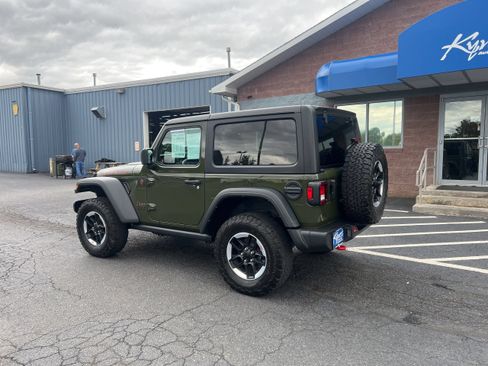 Used 2022 Jeep Wrangler Rubicon AWD/4WD image 3
