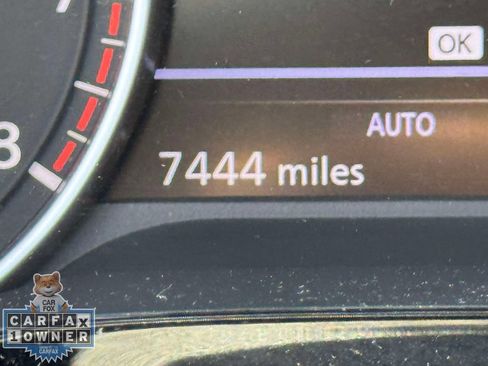 Used 2025 Nissan Pathfinder SL AWD/4WD image 28