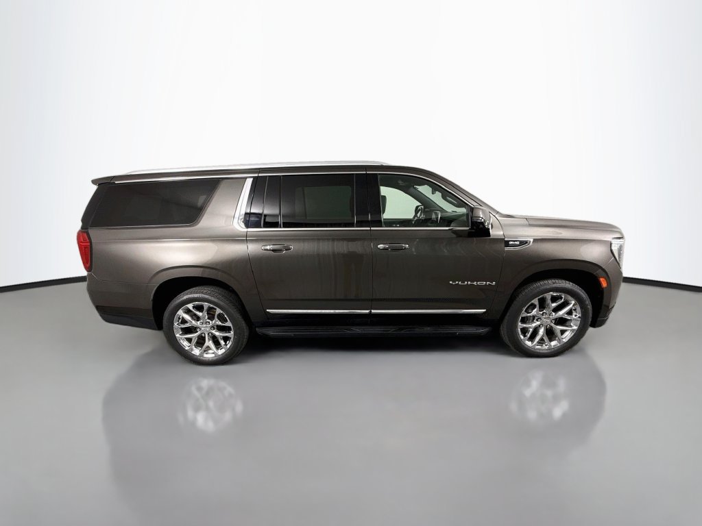 Used 2021 GMC Yukon XL SLT w/ SLT Premium Package AWD/4WD image 8