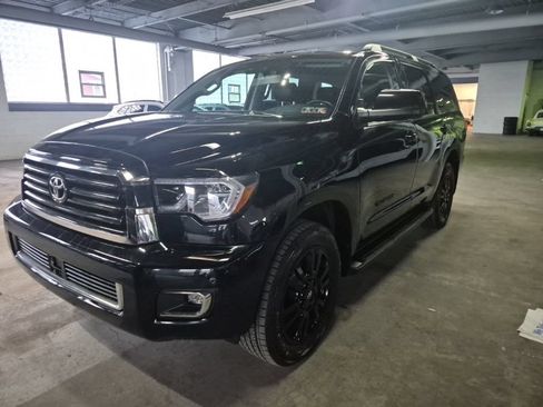 Used 2019 Toyota Sequoia TRD Sport AWD/4WD image 3