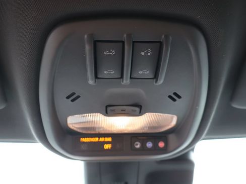 Used 2024 Chevrolet Trax RS w/ Sunroof Package FWD image 23