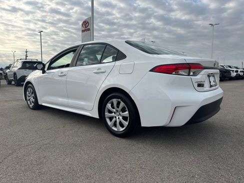 Used 2024 Toyota Corolla LE FWD image 4