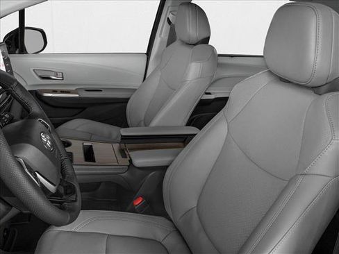 New 2026 Toyota Sienna Limited FWD image 6