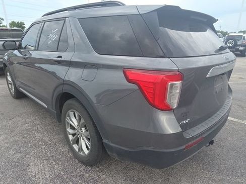 Used 2021 Ford Explorer XLT w/ Equipment Group 202A RWD image 4