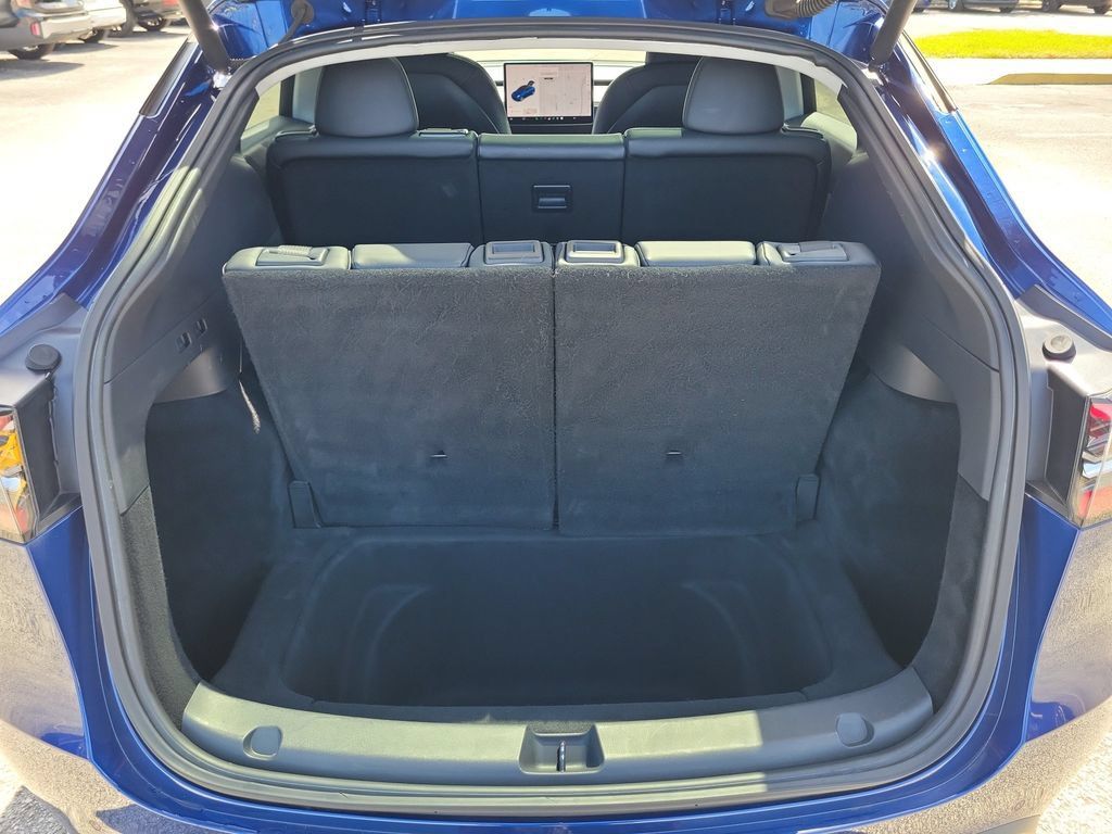 Used 2021 Tesla Model Y 2WD image 6