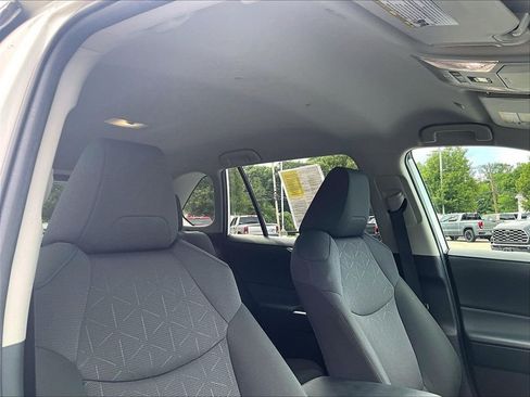 Used 2025 Toyota RAV4 XLE AWD/4WD image 22