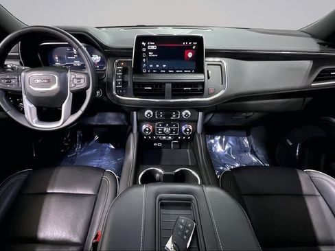 Used 2023 GMC Yukon SLT AWD/4WD image 16