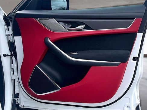 Used 2024 Jaguar F-PACE SVR image 19