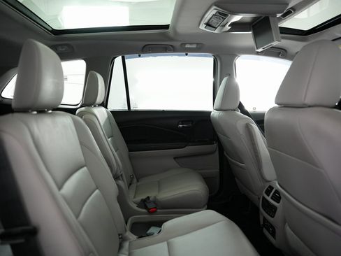 Used 2017 Honda Pilot Elite image 46