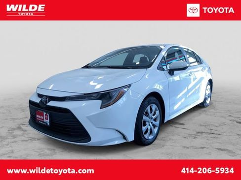 Used 2025 Toyota Corolla LE image 1