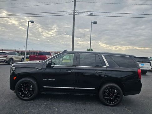 Used 2023 GMC Yukon SLT RWD image 5