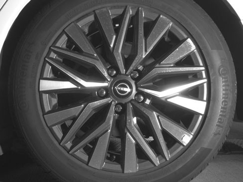 Used 2025 Nissan Altima 2.5 SV FWD image 17