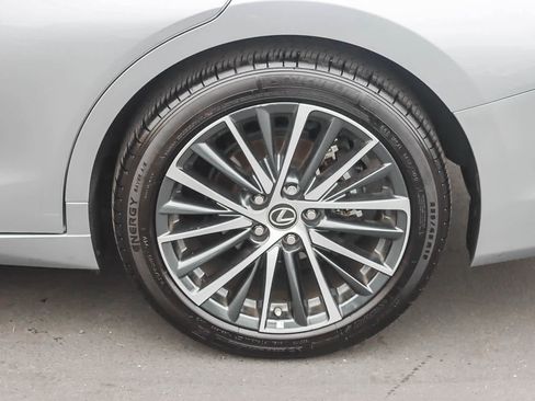 Certified 2025 Lexus ES 300h w/ Premium Package image 10