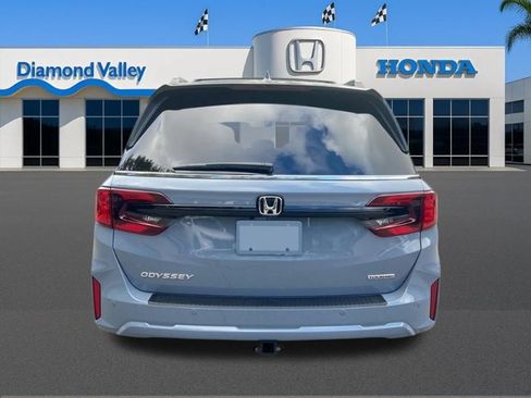 New 2026 Honda Odyssey Touring image 3