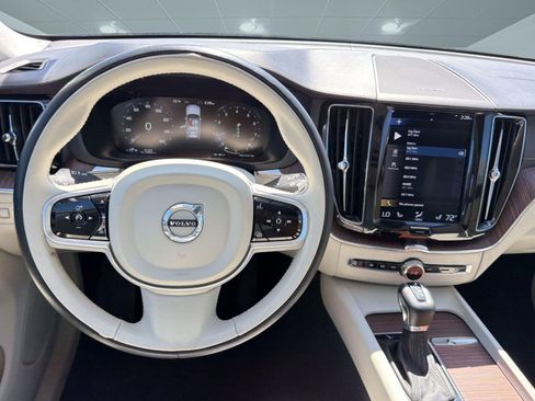 Used 2019 Volvo XC60 T5 Inscription image 26