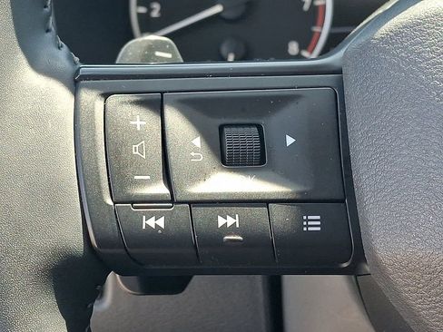 Used 2025 Nissan Rogue SV AWD/4WD image 21