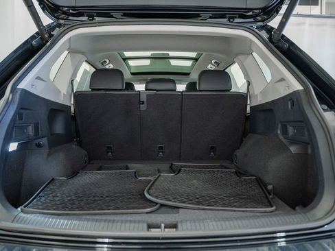 Used 2024 Volkswagen Tiguan SE AWD/4WD image 15