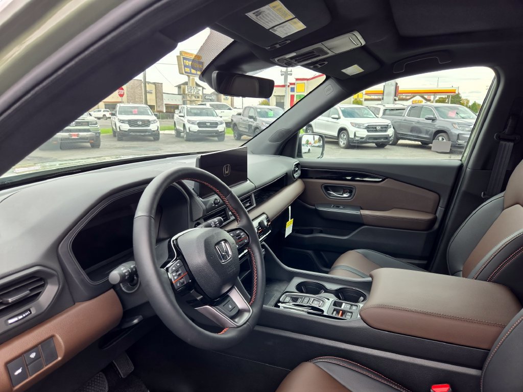 Used 2026 Honda Pilot TrailSport image 16