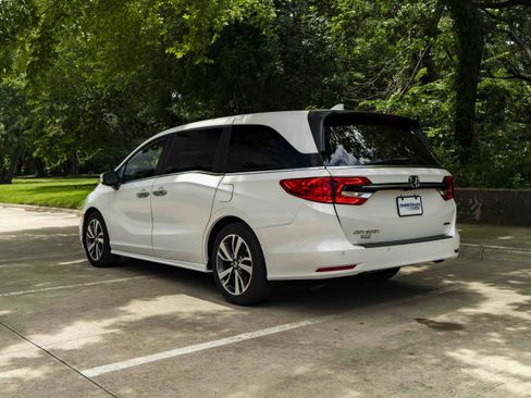 Used 2023 Honda Odyssey Touring image 7
