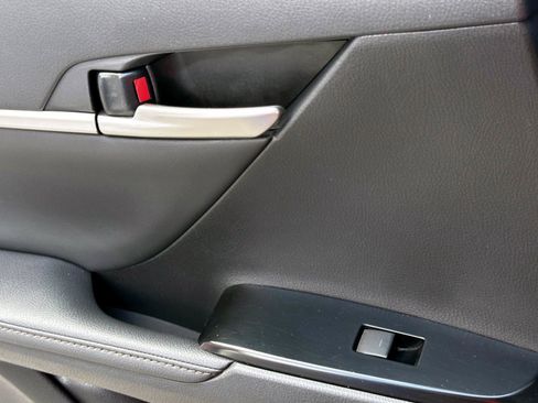 Used 2025 Toyota Camry XLE FWD image 21