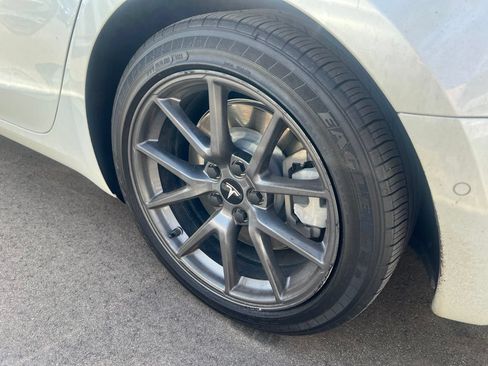 Used 2021 Tesla Model 3 Standard Range Plus RWD image 10