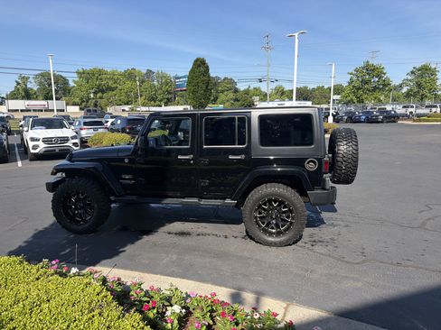 Used 2014 Jeep Wrangler Unlimited Sahara w/ Trailer Tow Group AWD/4WD image 7