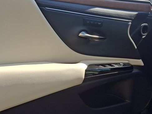 Certified 2024 Lexus ES 350 w/ Premium Package FWD image 13