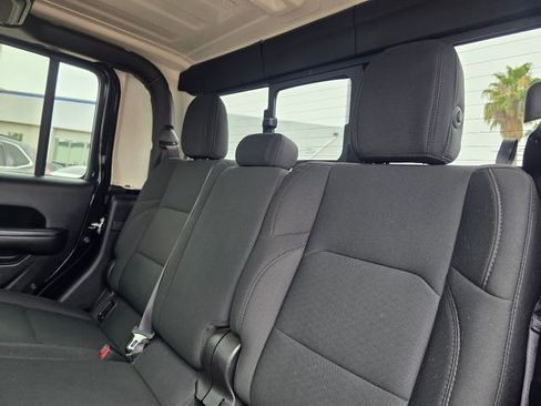 Used 2021 Jeep Gladiator Sport AWD/4WD image 15