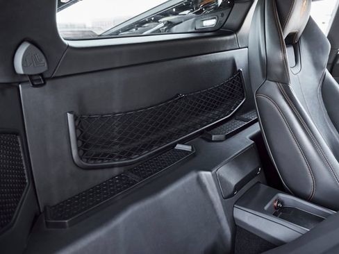 Used 2021 Lamborghini Huracan EVO RWD image 45
