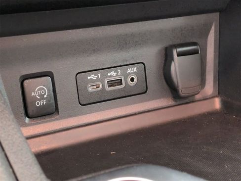 Used 2025 Nissan Sentra SV image 29