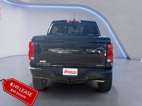 Used 2024 Chevrolet Colorado ZR2 w/ Technology Package AWD/4WD image 4