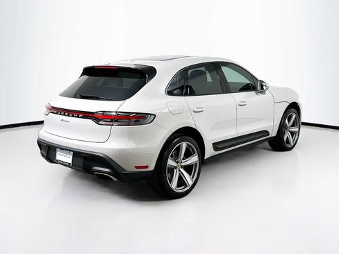 Certified 2025 Porsche Macan image 9