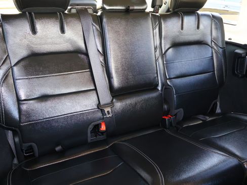 Used 2022 Jeep Wrangler Unlimited Sahara w/ Cold Weather Group image 19