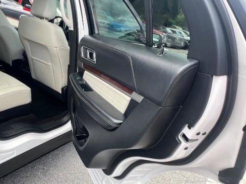Used 2018 Ford Explorer Platinum AWD/4WD image 49